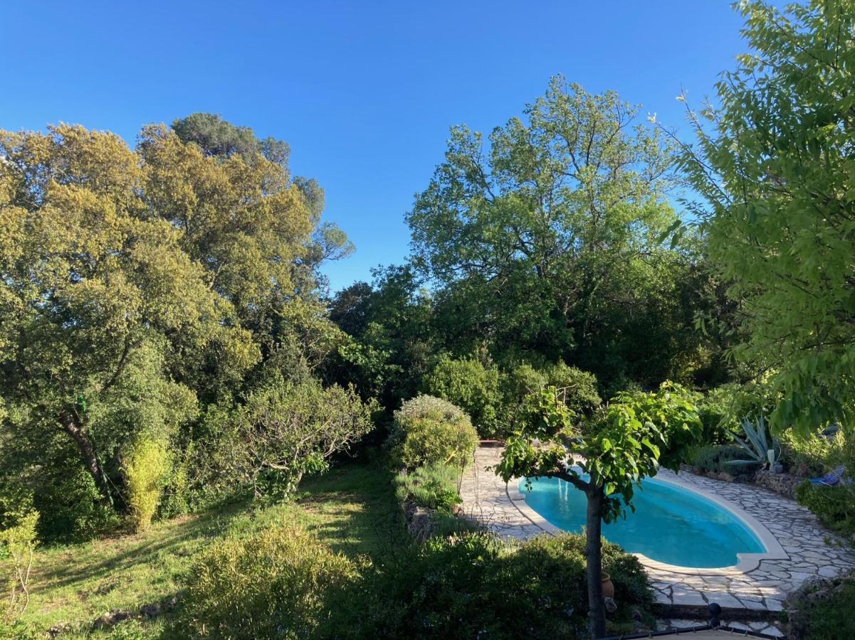 La Parenthese Du Var - Gite Avec Grande Terrasse Vue Sur Piscine Saint-Antonin-du-Var Exterior foto
